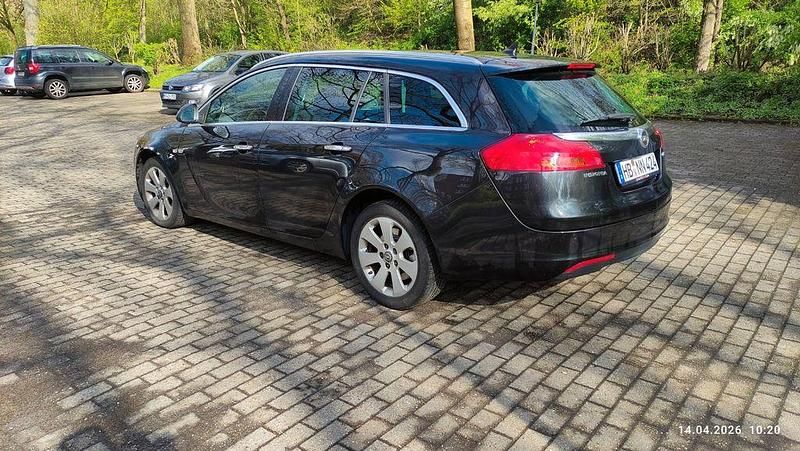 Gebraucht Opel Insignia 160 PS (117 kW) 2013 Schwarz Kombi