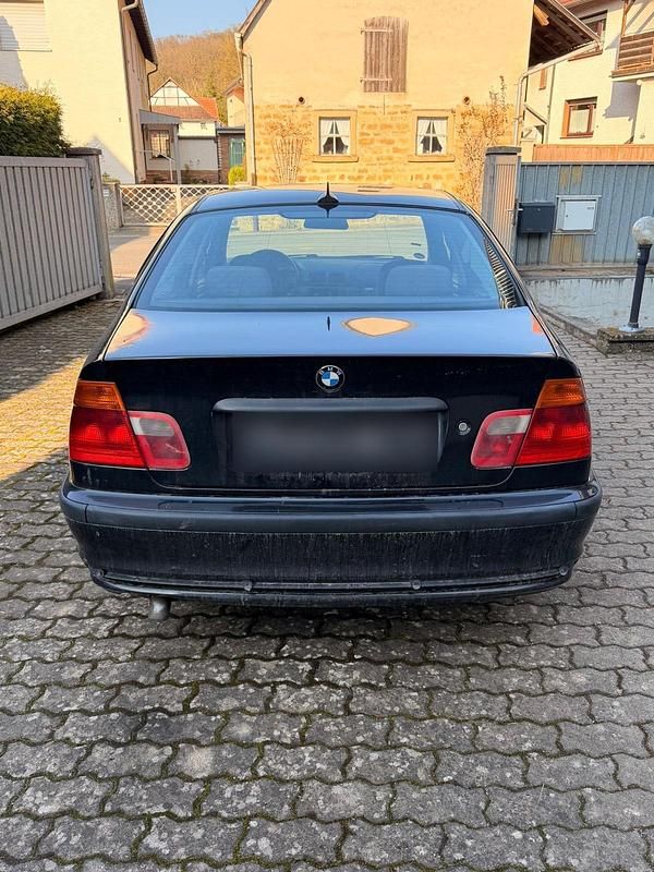 Używany BMW 320 136 KM (100 kW) 2000 Czarny Sedan/Limuzyna