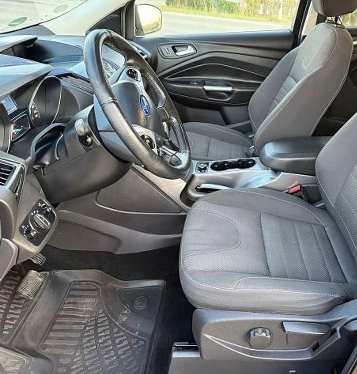 Gebraucht Ford Kuga Titanium 120 PS (88 kW) 2015 Grau SUV