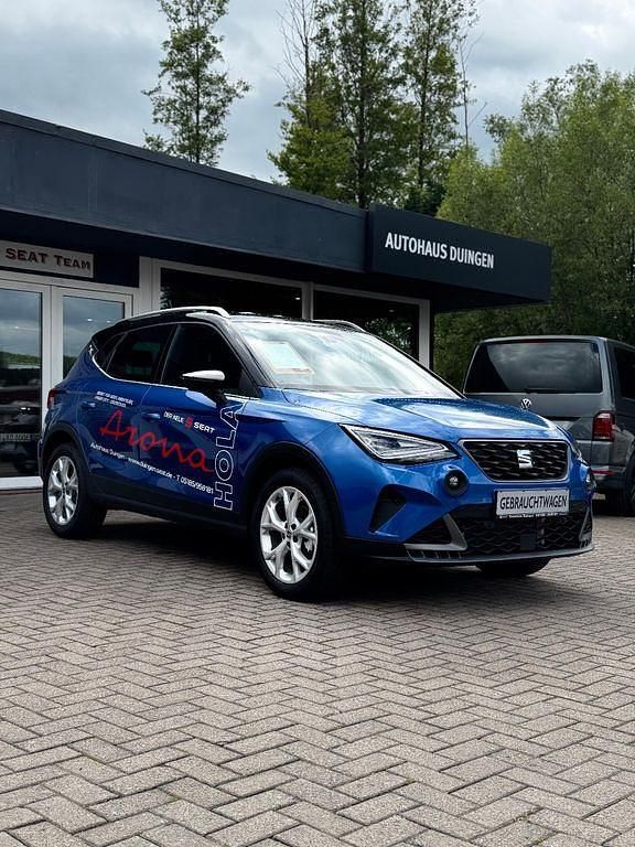 Blau Gebraucht 2024 Seat Arona FR SUV | 26.440 € (Teuer) - Bild 1/4