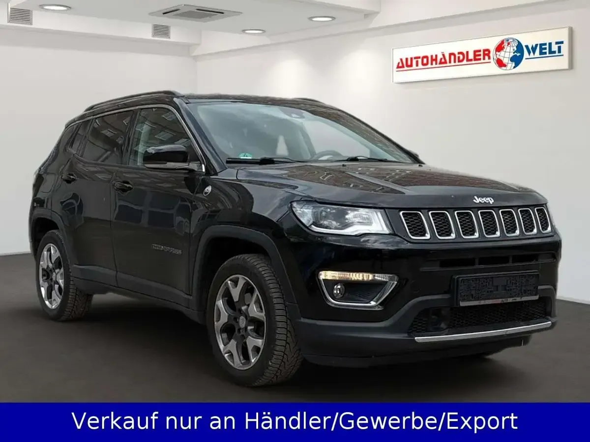 Usado Jeep Compass 140 HP (102 kW) 2017 Preto SUV