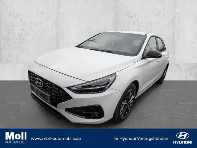 Serenity white / mic Neu 2024 Hyundai i30 Advantage Limousine | 25.900 € (Guter Preis) - Bild 1/4