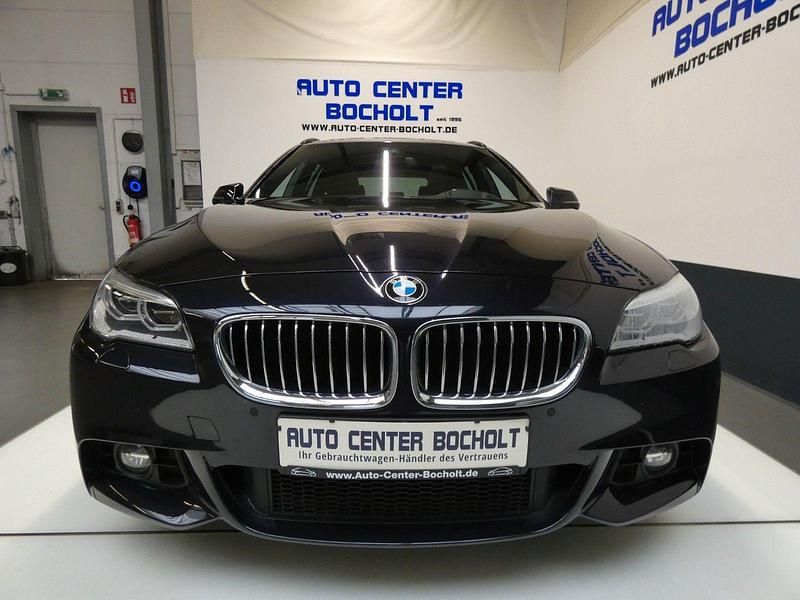 Schwarz Gebraucht 2017 BMW 520 M Sport Kombi | 15.900 € (Superpreis) - Bild 1/4