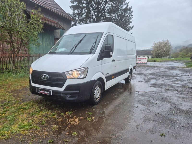 Weiß Gebraucht 2018 Hyundai H 350 Eco Van | 8.500 € - Bild 1/4