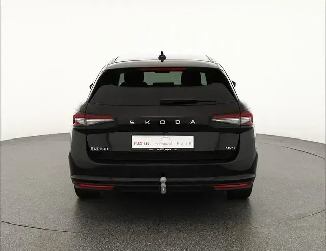 Używany Skoda Superb Selection 193 KM (141 kW) 2024 Czarny Kombi