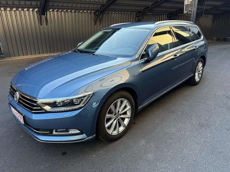 Gebraucht VW Passat Highline 239 PS (175 kW) 2015 Blau Kombi
