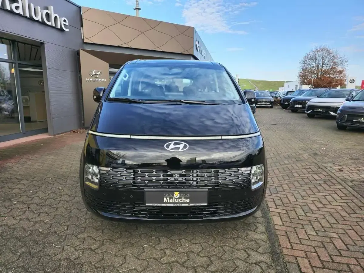 Gebraucht Hyundai Staria Trend 224 PS (164 kW) 2024 Schwarz Van / Kleinbus