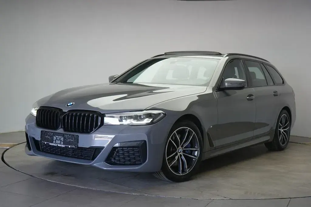 Gebraucht BMW 530 M Sport 252 PS (185 kW) 2022 Grau Kombi