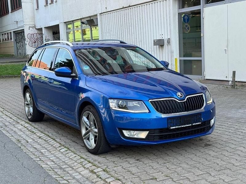 Blau Gebraucht 2014 Skoda Octavia Kombi | 8.499 € (Superpreis) - Bild 1/4