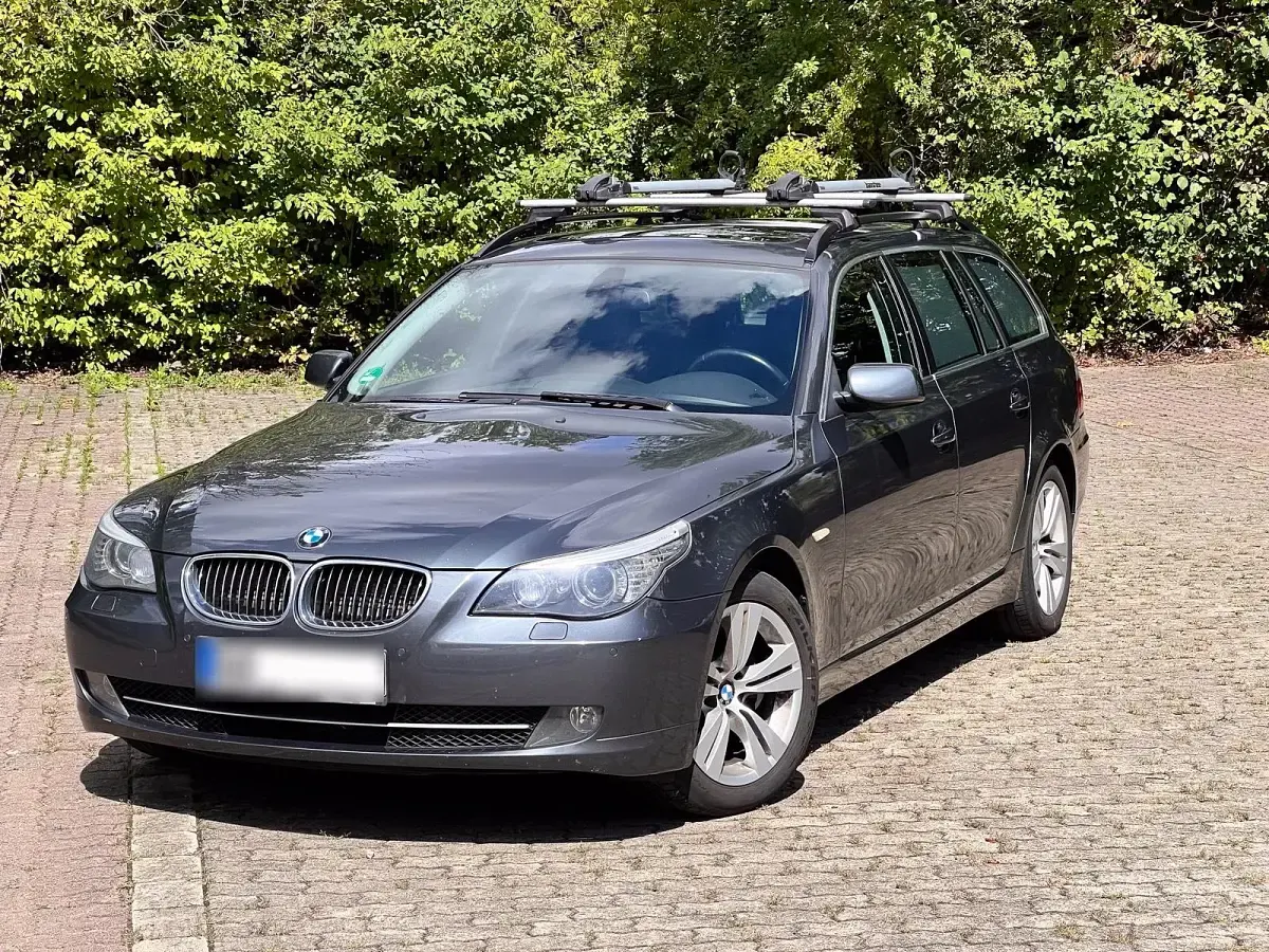 Gebraucht BMW 525 197 PS (144 kW) 2008 Grau Kombi