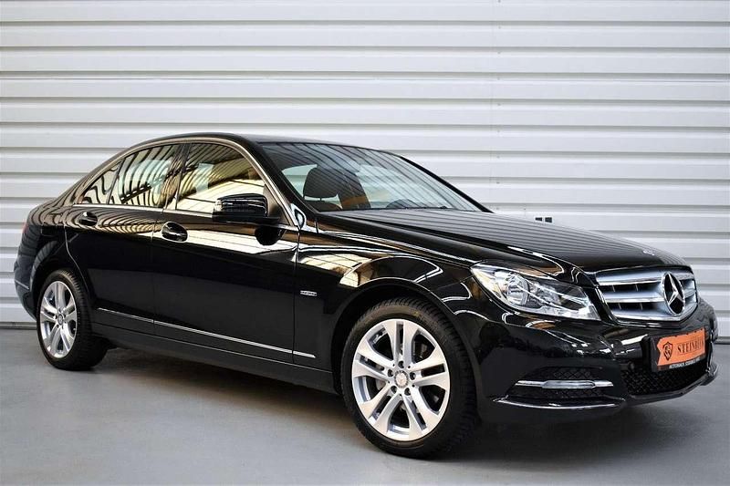 Schwarz Gebraucht 2012 Mercedes C180 Avantgarde Limousine | 15.990 € (Teuer) - Bild 1/4