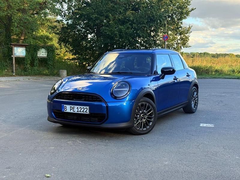 Blau Gebraucht 2025 Mini Cooper Classic Kleinwagen | 27.900 € (Superpreis) - Bild 1/4