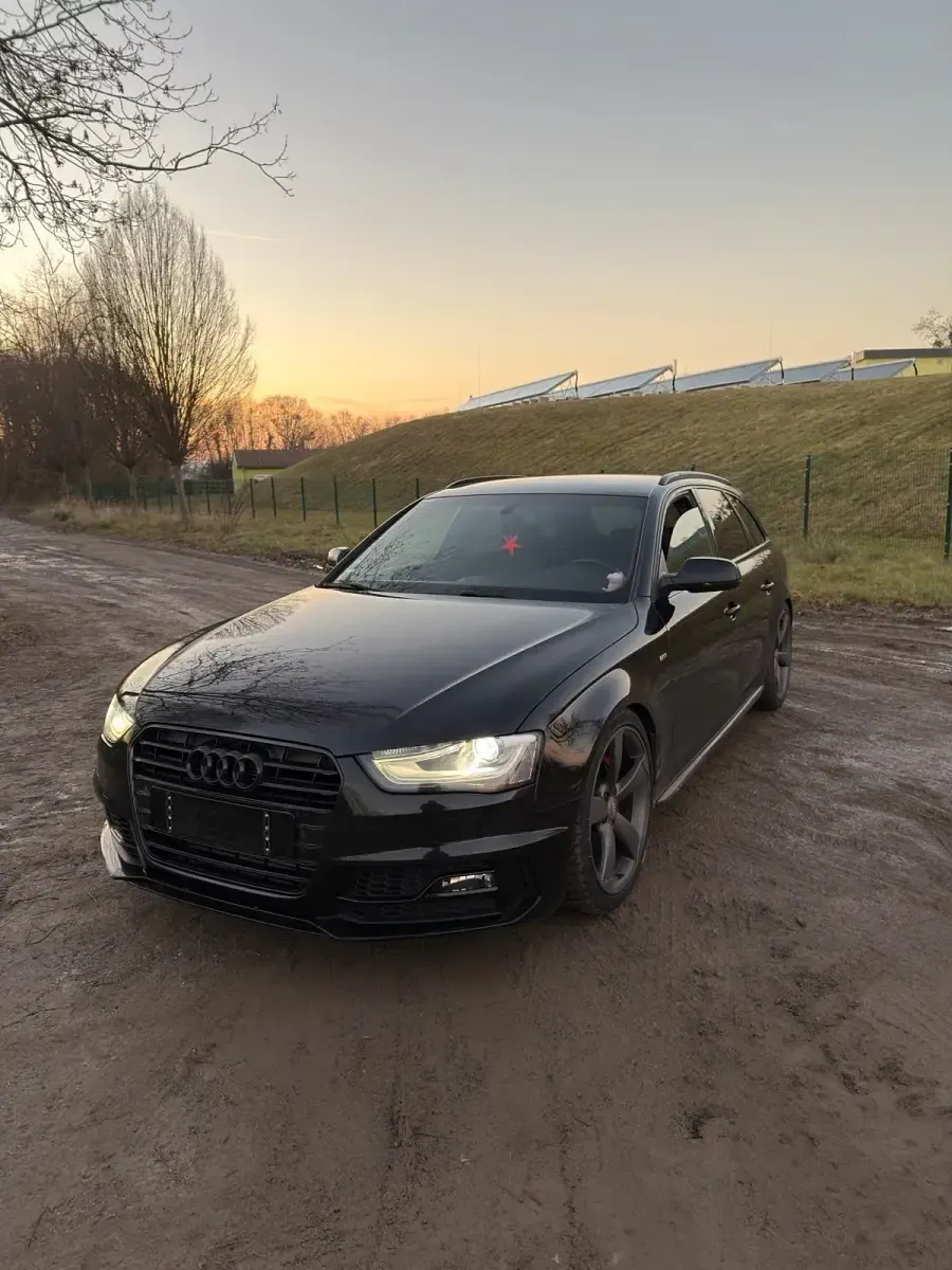 Gebraucht Audi A4 150 PS (110 kW) 2015 Schwarz Kombi