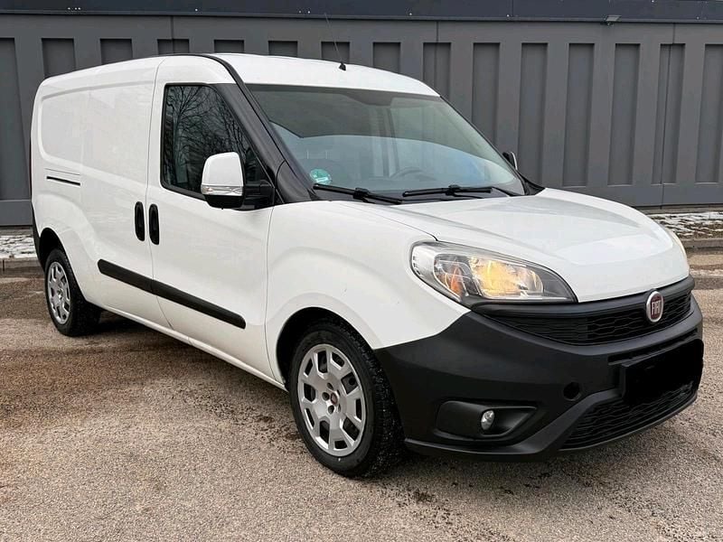 Gebraucht Fiat Doblò 101 PS (74 kW) 2017 Weiß Van / Kleinbus