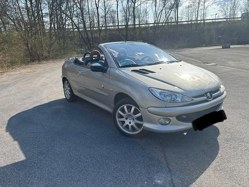 Gold Gebraucht 2004 Peugeot 206 CC Cabrio | 111.111 € - Bild 1/4