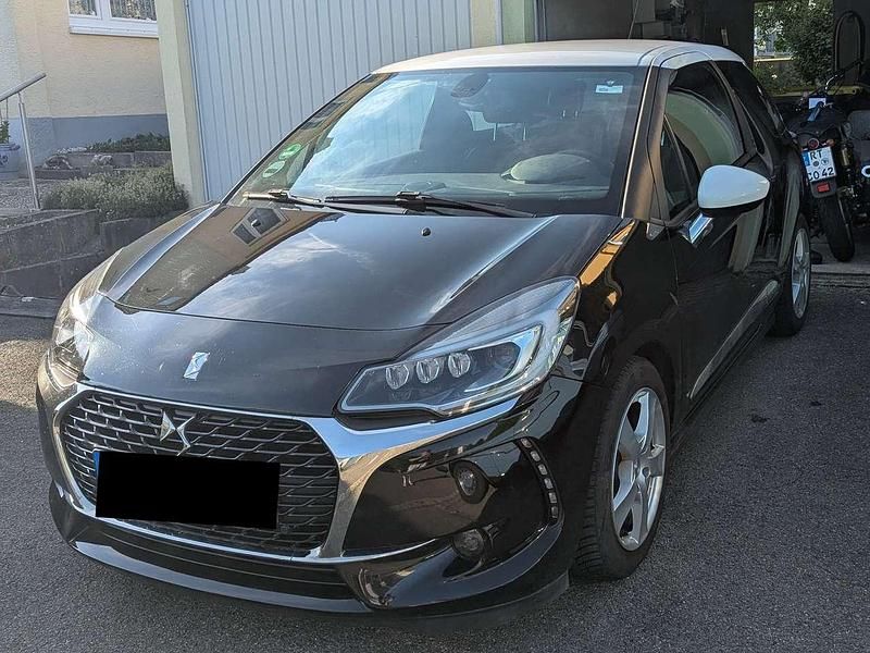 Schwarz Gebraucht 2017 Citroën DS3 PureTech Limousine | 5.999 € (Fairer Preis) - Bild 1/4