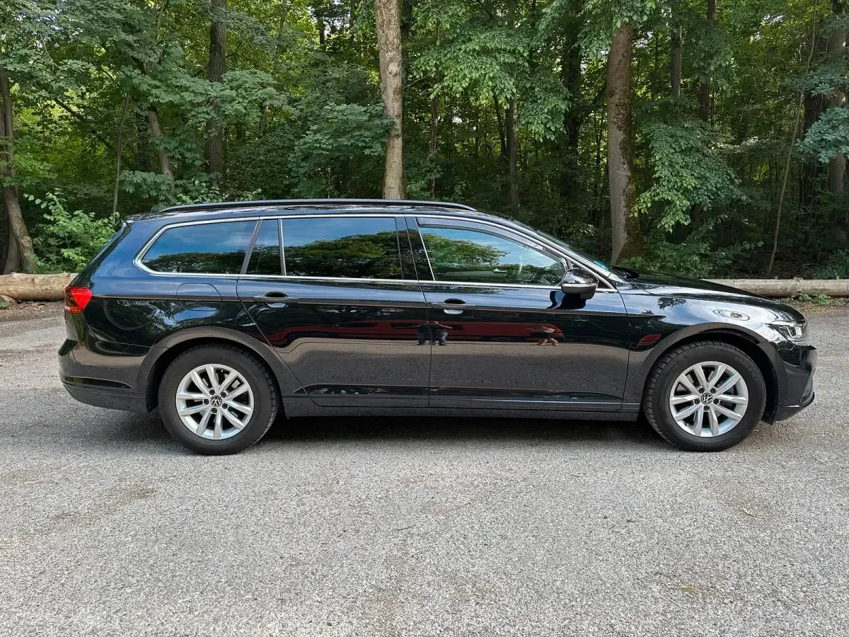 Gebraucht VW Passat 150 PS (110 kW) 2023 Schwarz Kombi