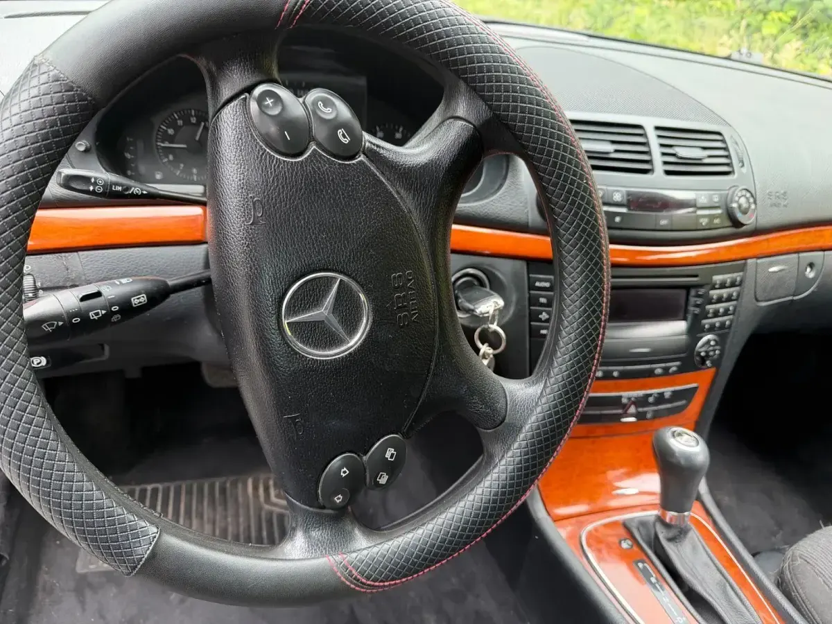 Gebraucht Mercedes E220 Classic 170 PS (125 kW) 2006 Schwarz Kombi