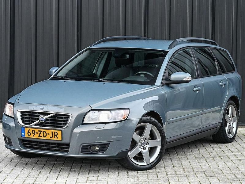 Blau Gebraucht 2008 Volvo V50 Kombi | 4.610 € (Etwas zu teuer) - Bild 1/4