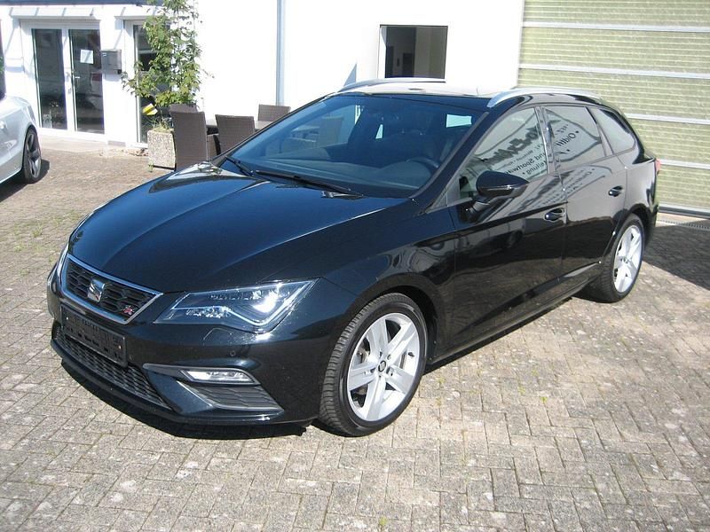Schwarz Gebraucht 2020 Seat Leon ST Kombi | 14.900 € (Fairer Preis) - Bild 1/4