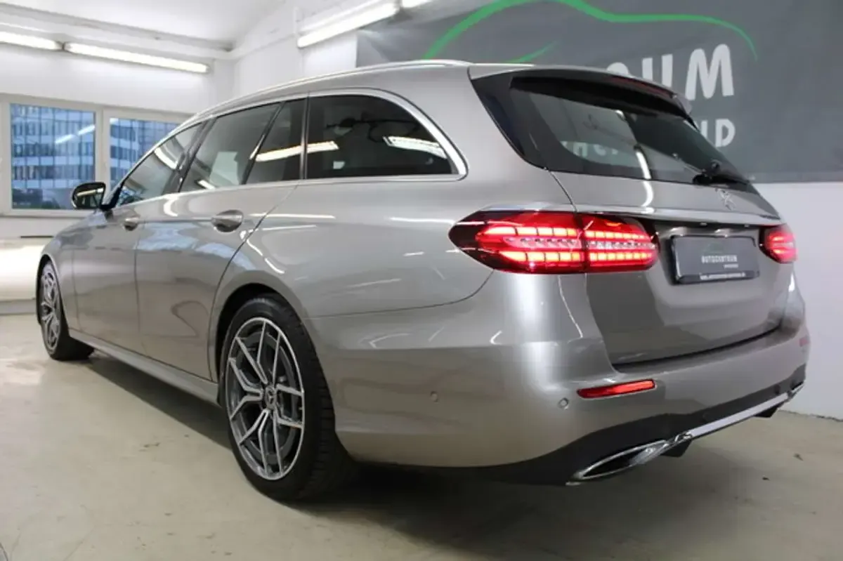 Gebraucht Mercedes E220 AMG line 194 PS (142 kW) 2020 Mojavesilber Kombi