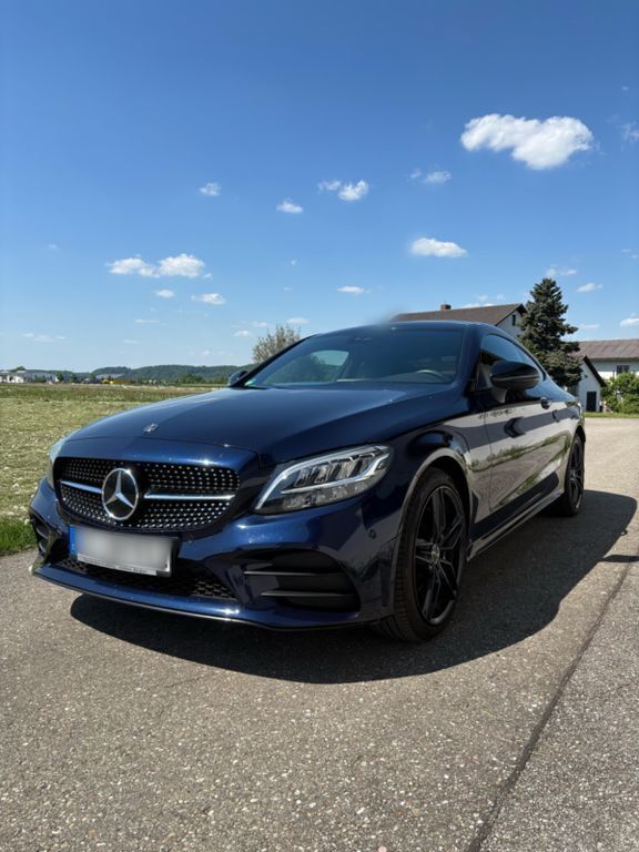 Blau Gebraucht 2019 Mercedes C180 AMG Coupé | 21.490 € (Superpreis) - Bild 1/4
