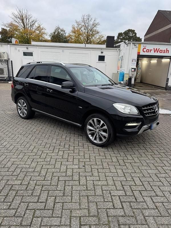 Gebraucht Mercedes ML350 245 PS (180 kW) 2012 Schwarz SUV