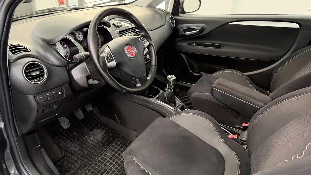 Gebraucht Fiat Punto Sport 77 PS (56 kW) 2012 Grau Kleinwagen