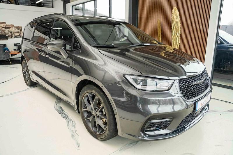 Gebraucht Chrysler Pacifica Limited 291 PS (214 kW) 2024 Grau SUV