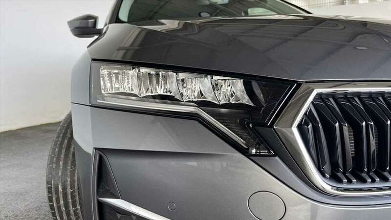 Gebraucht Skoda Octavia Selection 150 PS (110 kW) 2024 Grau / graphitgrau Kombi