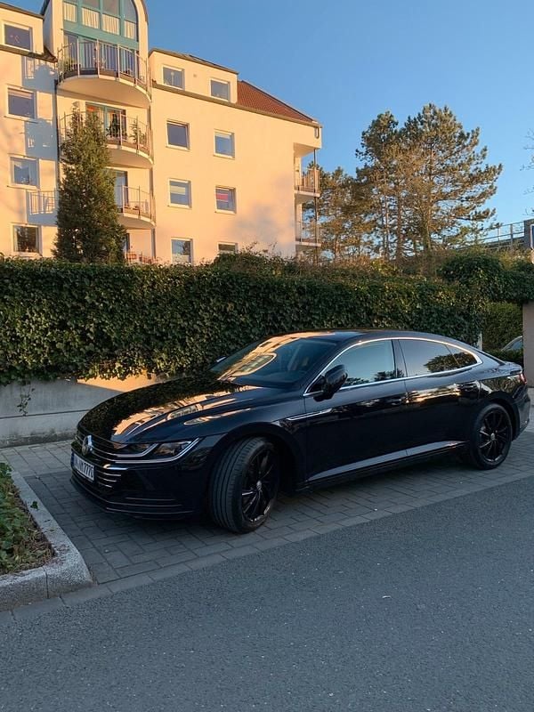 Gebraucht VW Arteon 150 PS (110 kW) 2018 Schwarz Kleinwagen