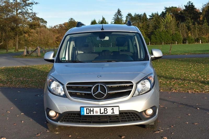 Gebraucht Mercedes Citan 111 110 PS (80 kW) 2018 Silber Van / Kleinbus