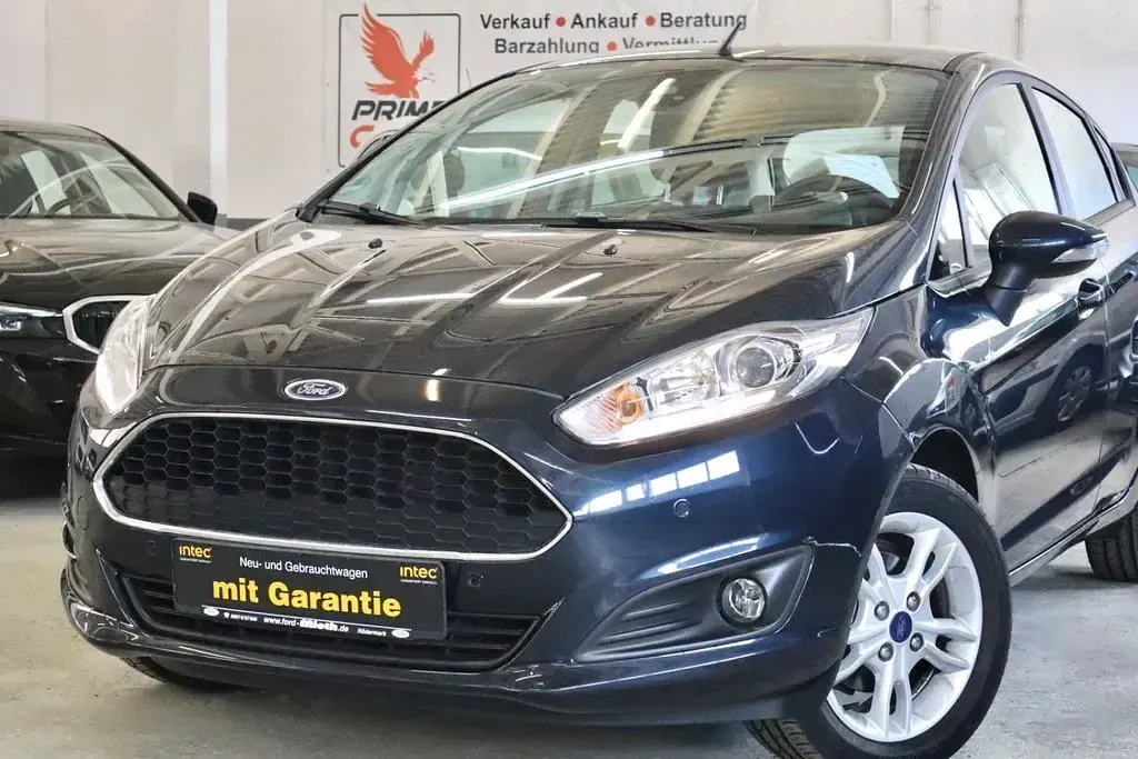 Gebraucht Ford Fiesta Celebration 80 PS (58 kW) 2017 Blau Kleinwagen