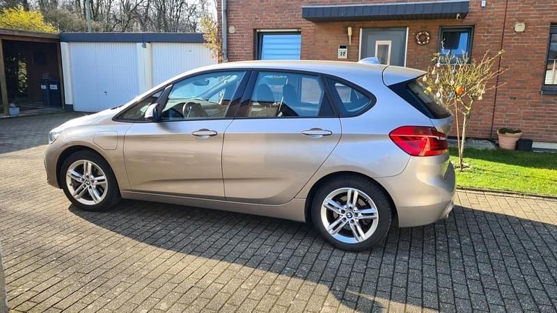 Gebraucht BMW 225 iPerformance 224 PS (164 kW) 2021 Beige Van / Kleinbus
