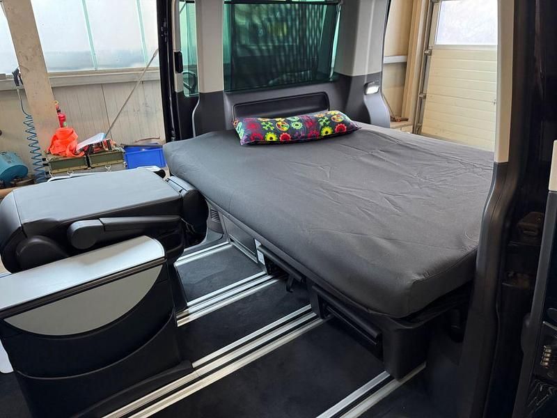 Gebraucht VW Multivan 204 PS (150 kW) 2021 Schwarz Van