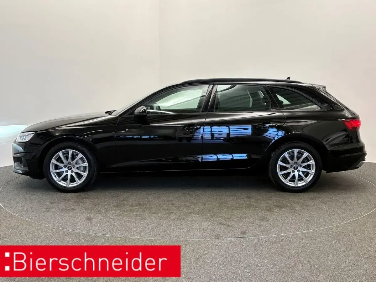 Gebraucht Audi A4 Business 204 PS (150 kW) 2022 Schwarz Kombi