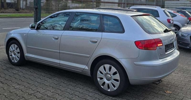Gebraucht Audi A3 Attraction 140 PS (102 kW) 2008 Eissilber metallic Kleinwagen