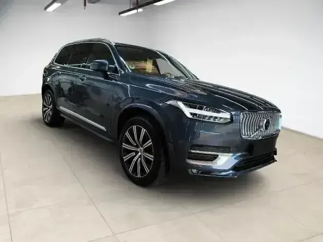 Gebraucht Volvo XC90 Plus 235 PS (172 kW) 2023 Denim blue metallic (metallic) SUV