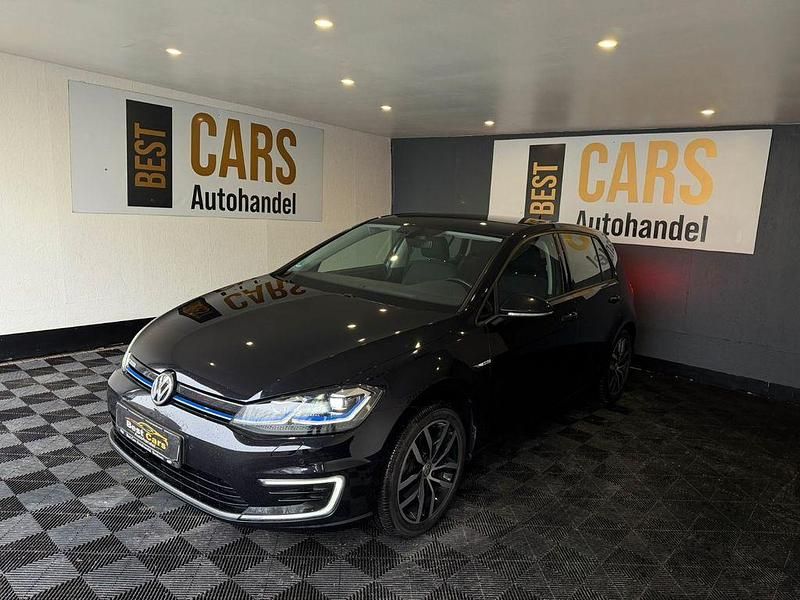 Gebraucht VW Golf 100 kW (136 PS) 2020 Schwarz Limousine