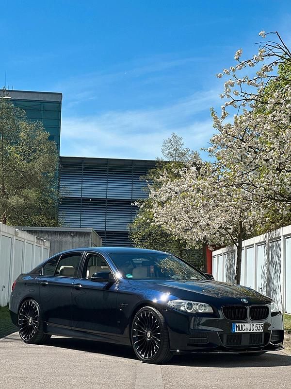 Blau Gebraucht 2014 BMW 535 M Sport Limousine | 23.999 € (Teuer) - Bild 1/4