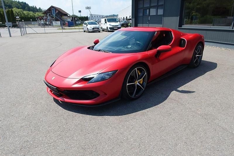 Gebraucht Ferrari 296 829 PS (609 kW) 2023 Rot