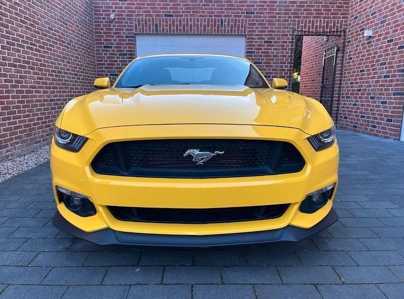 Second-hand Ford Mustang 450 CP (330 kW) 2015 Galben Coupe