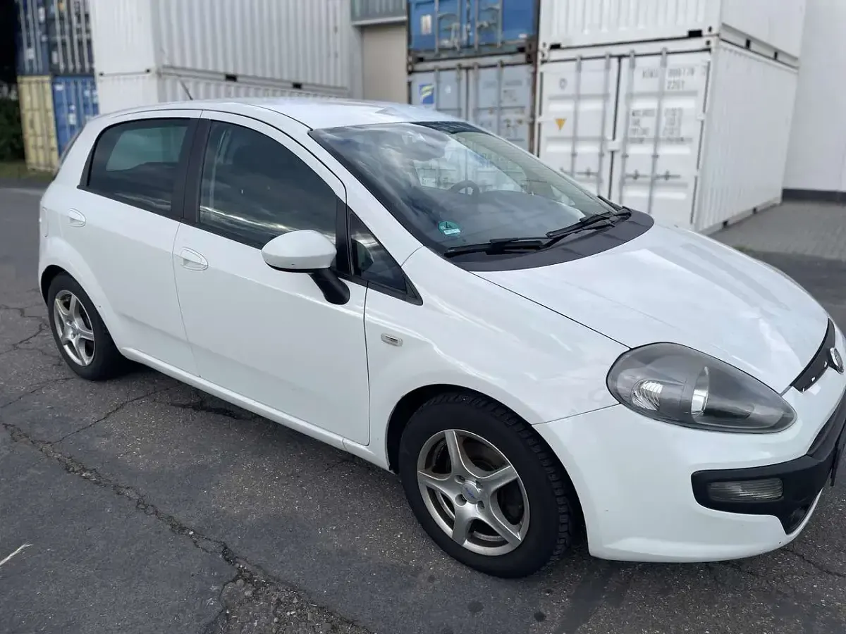 Gebraucht Fiat Punto 135 PS (99 kW) 2011 Weiß Kleinwagen