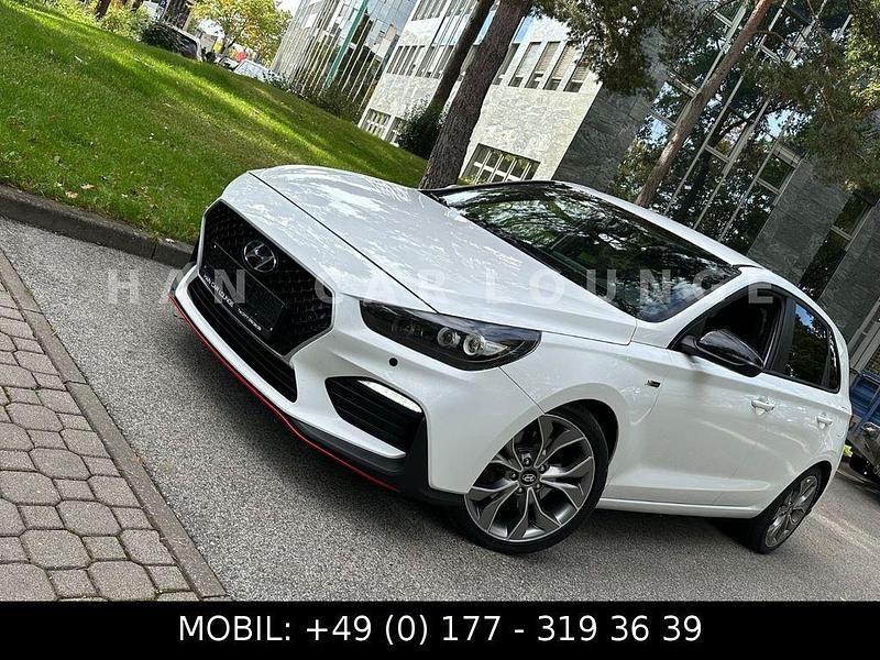 Weiß Gebraucht 2019 Hyundai i30 N Line Limousine | 17.900 € (Etwas zu teuer) - Bild 1/4