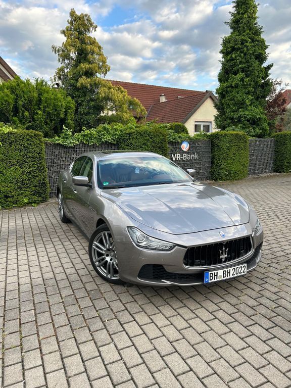 Grau Gebraucht 2016 Maserati Ghibli Coupé | 23.600 € (Guter Preis) - Bild 1/4