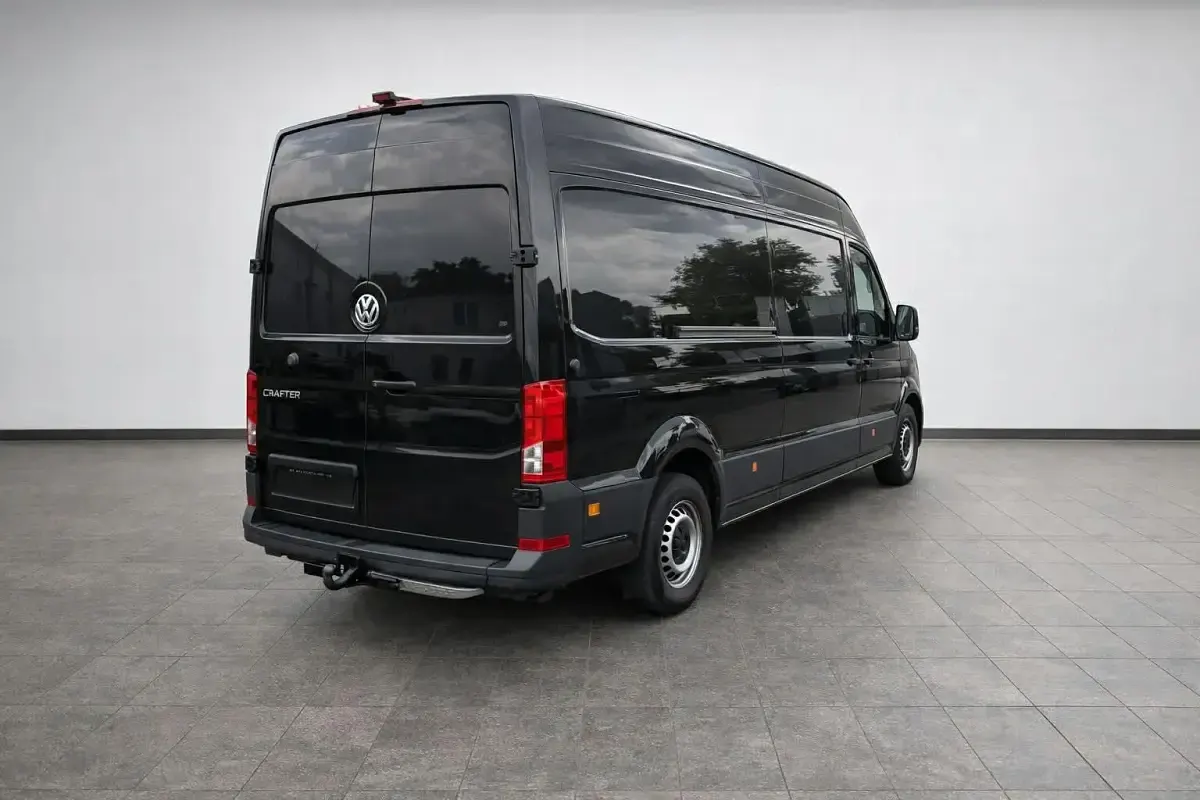 Second-hand VW Crafter 177 CP (130 kW) 2018 Negru Van