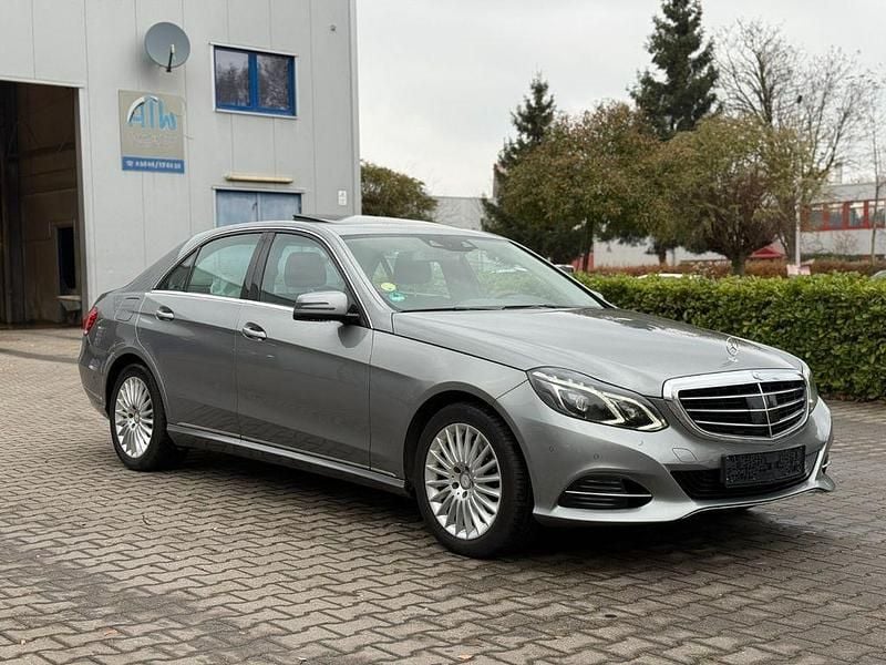 Silber Gebraucht 2014 Mercedes E300 Limousine | 14.990 € (Fairer Preis) - Bild 1/2
