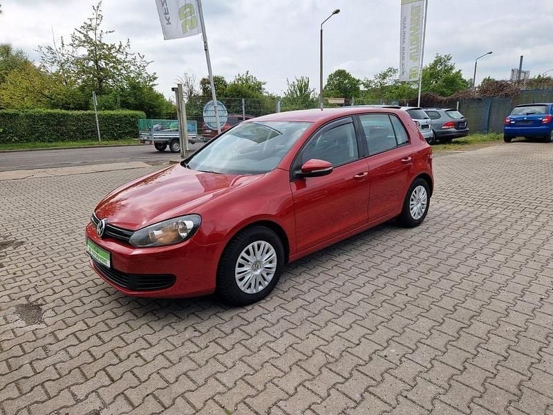 Gebraucht VW Golf VI Trendline 86 PS (63 kW) 2011 Rot Kleinwagen