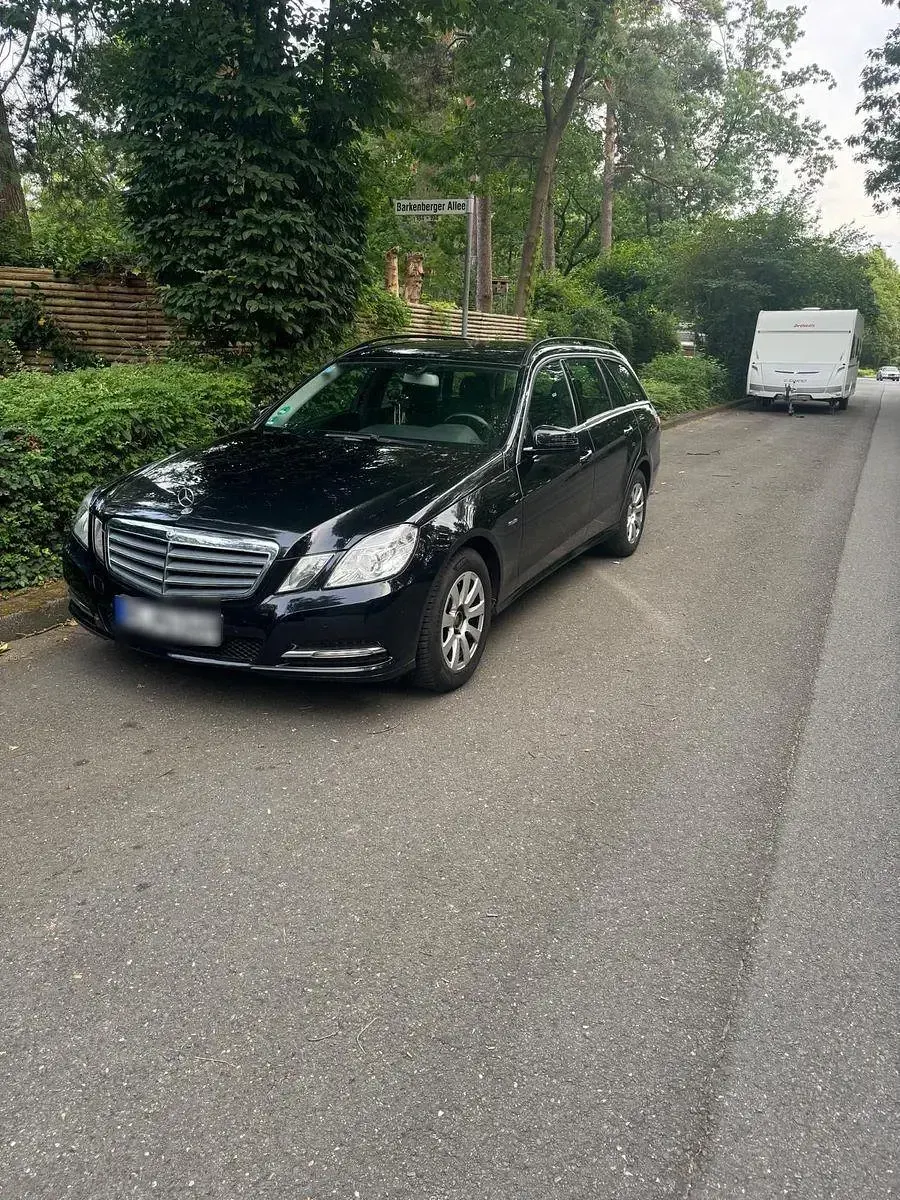 Gebraucht Mercedes E200 136 PS (100 kW) 2012 Schwarz Limousine
