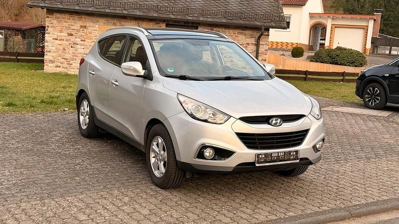 Gebraucht Hyundai ix35 136 PS (100 kW) 2012 Silber SUV